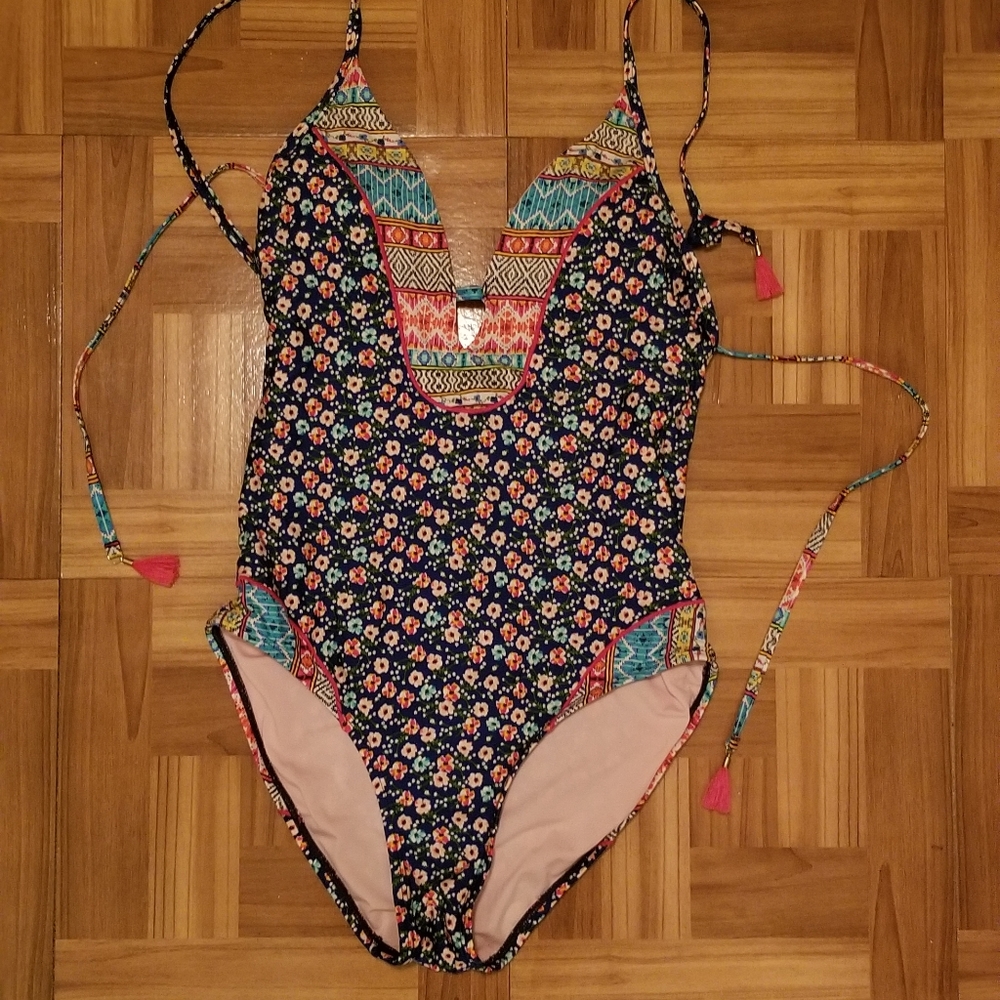 Laundry by Shelli Segal one piece bathensuit